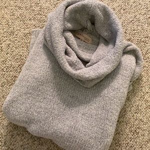 Soft quarter sleeve sky blue loose turtle neck sweater size xs